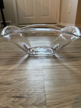 Simon Pearce Woodbury bowl with a hand-blown clear glass design 10”